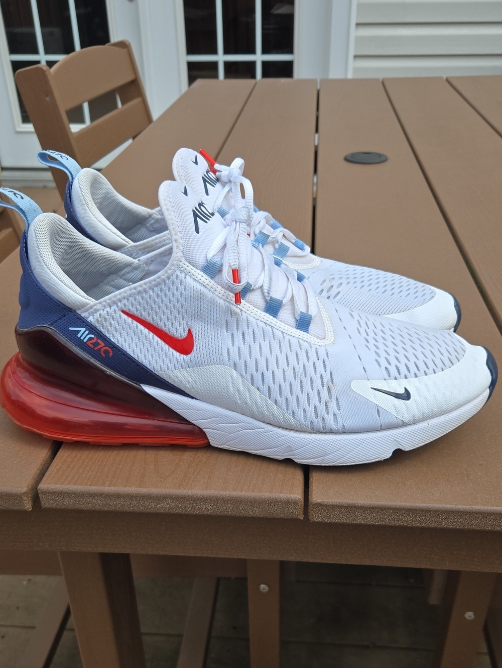 Nike Air Max 270 - Picture 2 of 9